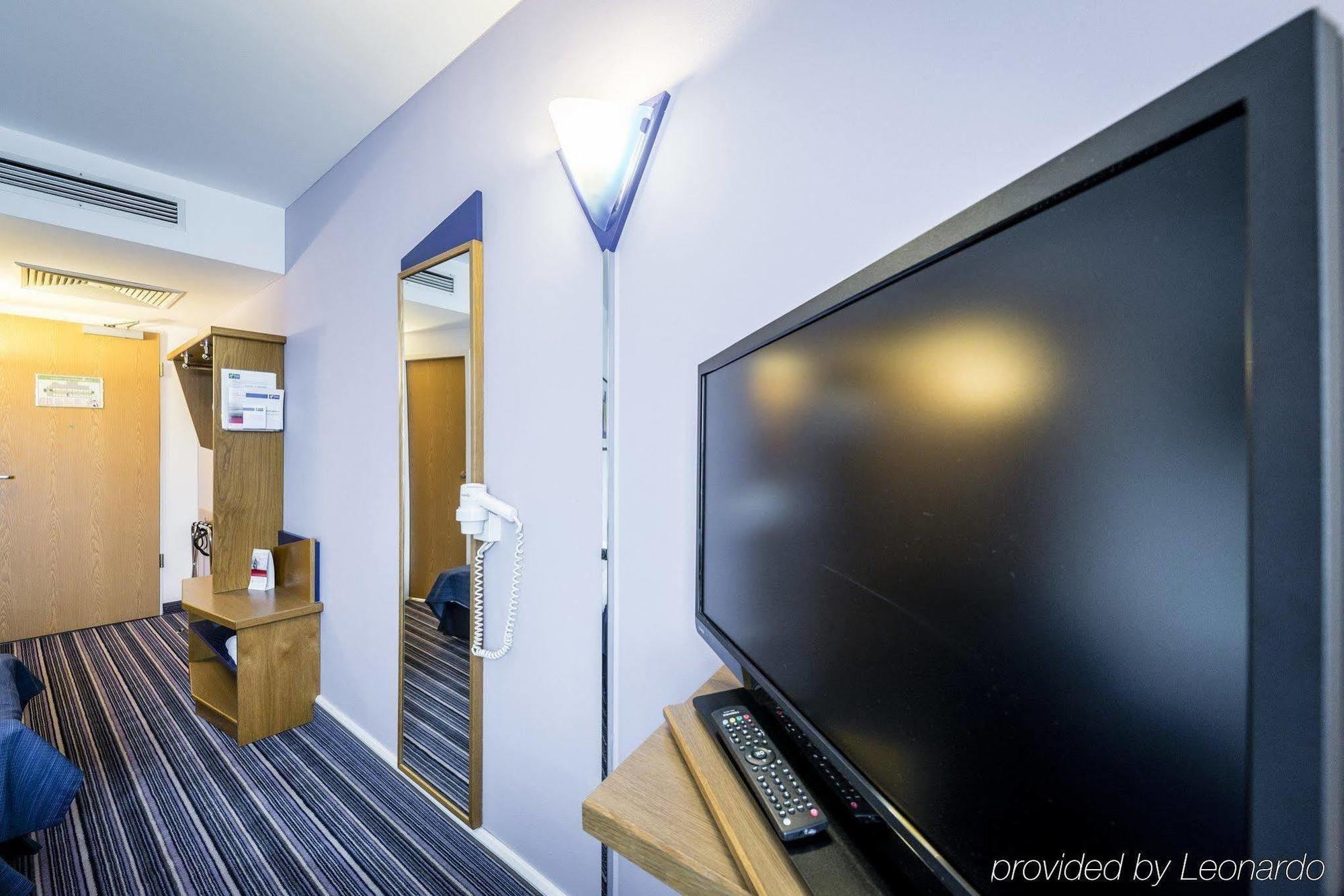 Holiday Inn Express Cologne Troisdorf By Ihg Εξωτερικό φωτογραφία