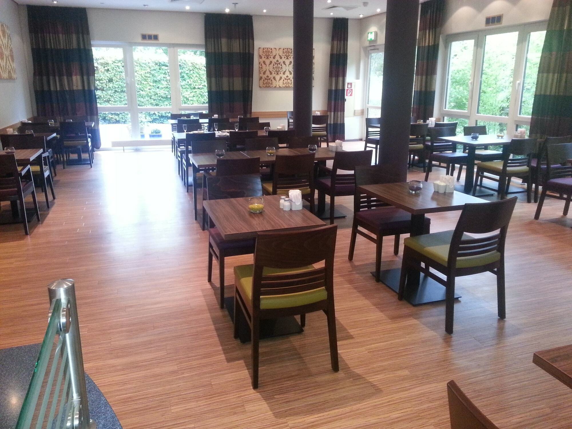 Holiday Inn Express Cologne Troisdorf By Ihg Εξωτερικό φωτογραφία
